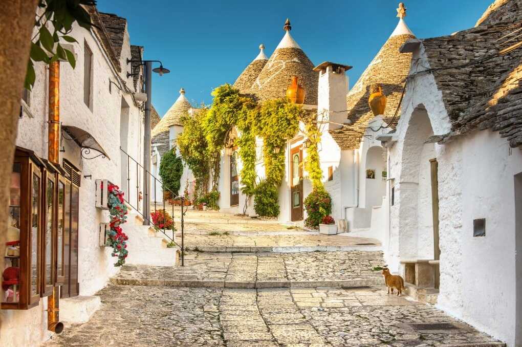 Trulli ©nicholasmoulds via Canva