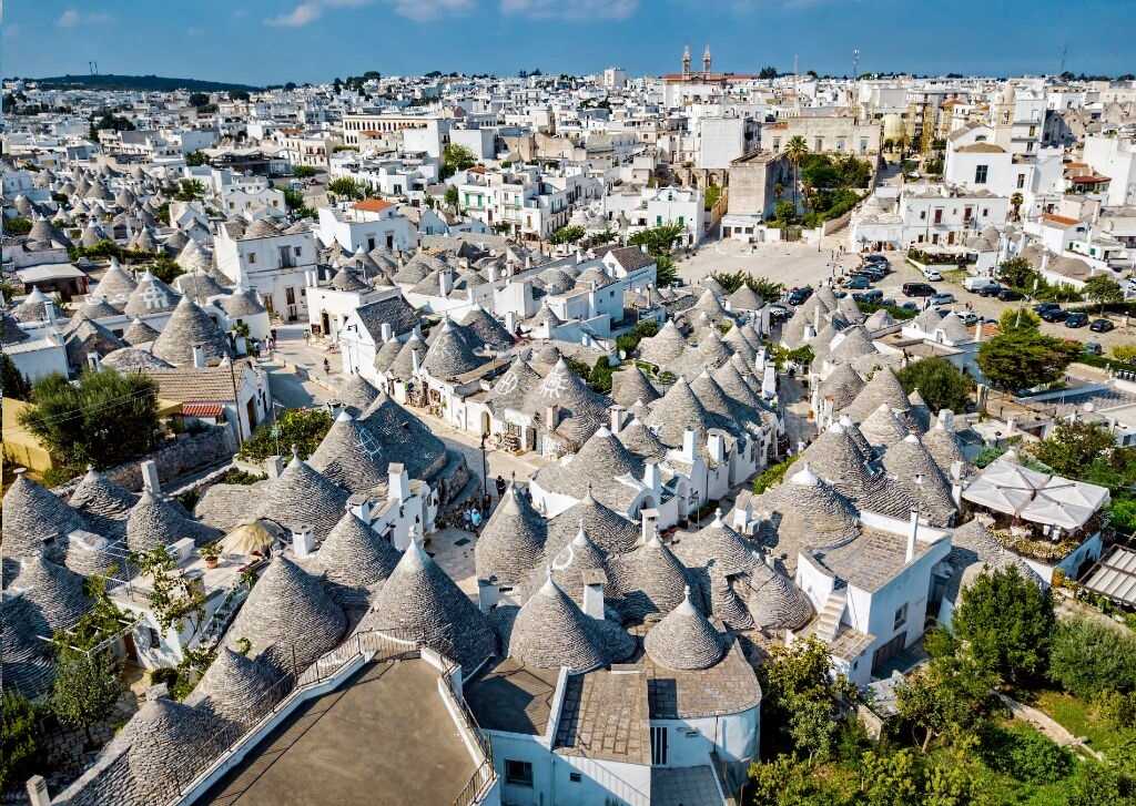 Alberobello ©batock via Canva