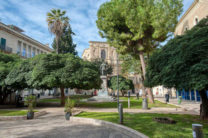Piazzetta Santa Chiara  ©flaviomassari via Canva